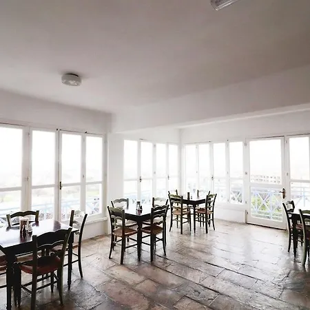 Axiothea Otel
