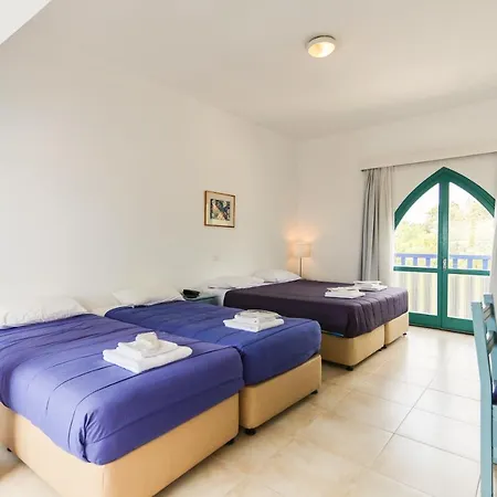 Otel Axiothea 2*