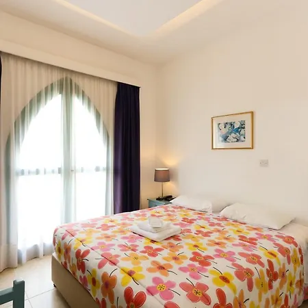 Otel Axiothea Pafos